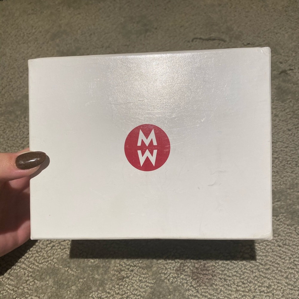 Extra pics of box